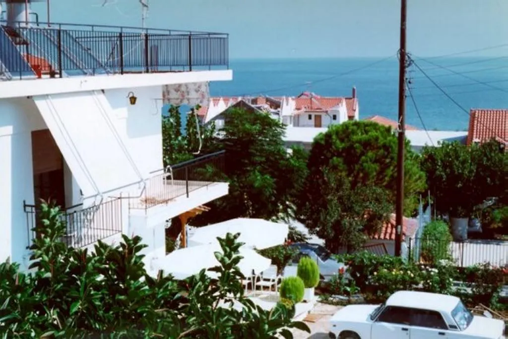 Villa Marabou Poros  Maison d'hôtes