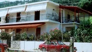 *** Guest house Villa Marabou Poros  Greece